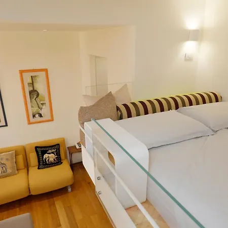 Uptown - Sabrina's Cozy Apartment *