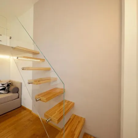 Uptown - Sabrina's Cozy Apartment