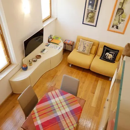 Uptown - Sabrina's Cozy Apartment *